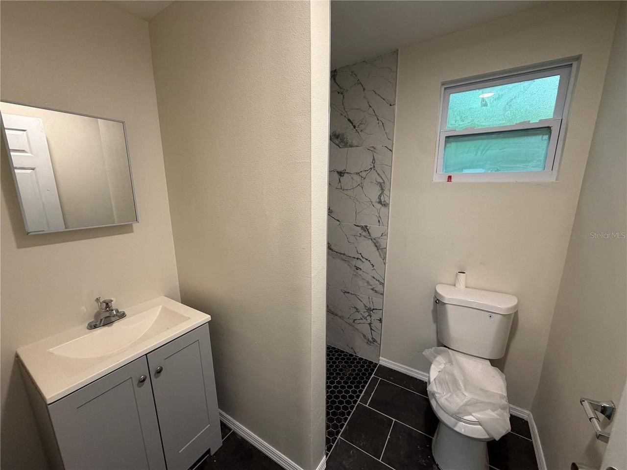11707 North Dr - Photo 4 of 24