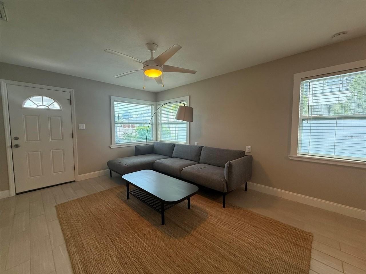 3200 W De Bazan Ave - Photo 3 of 11
