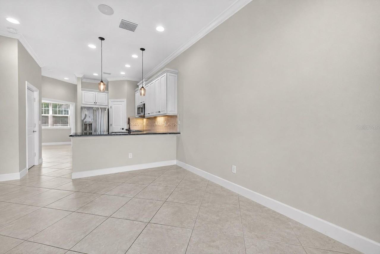 6080 Moorings Dr S - Photo 5 of 41