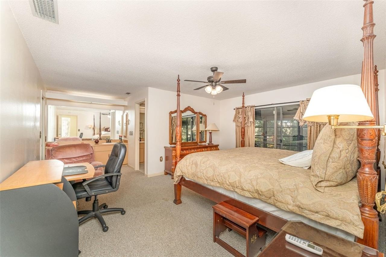 4240 Creekwood Ln - Photo 3 of 15