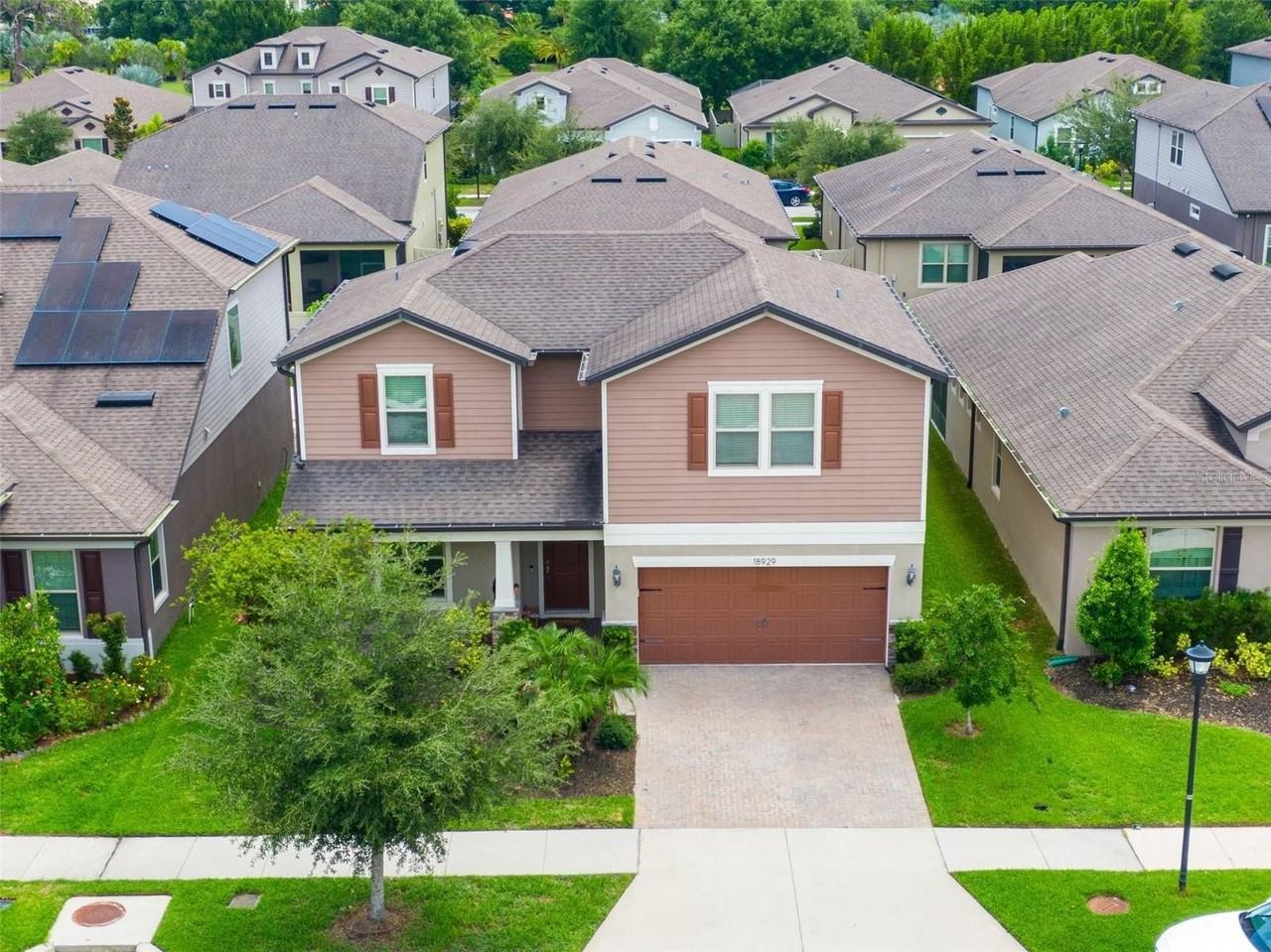 18929 Birchwood Groves Dr - Photo 4 of 31