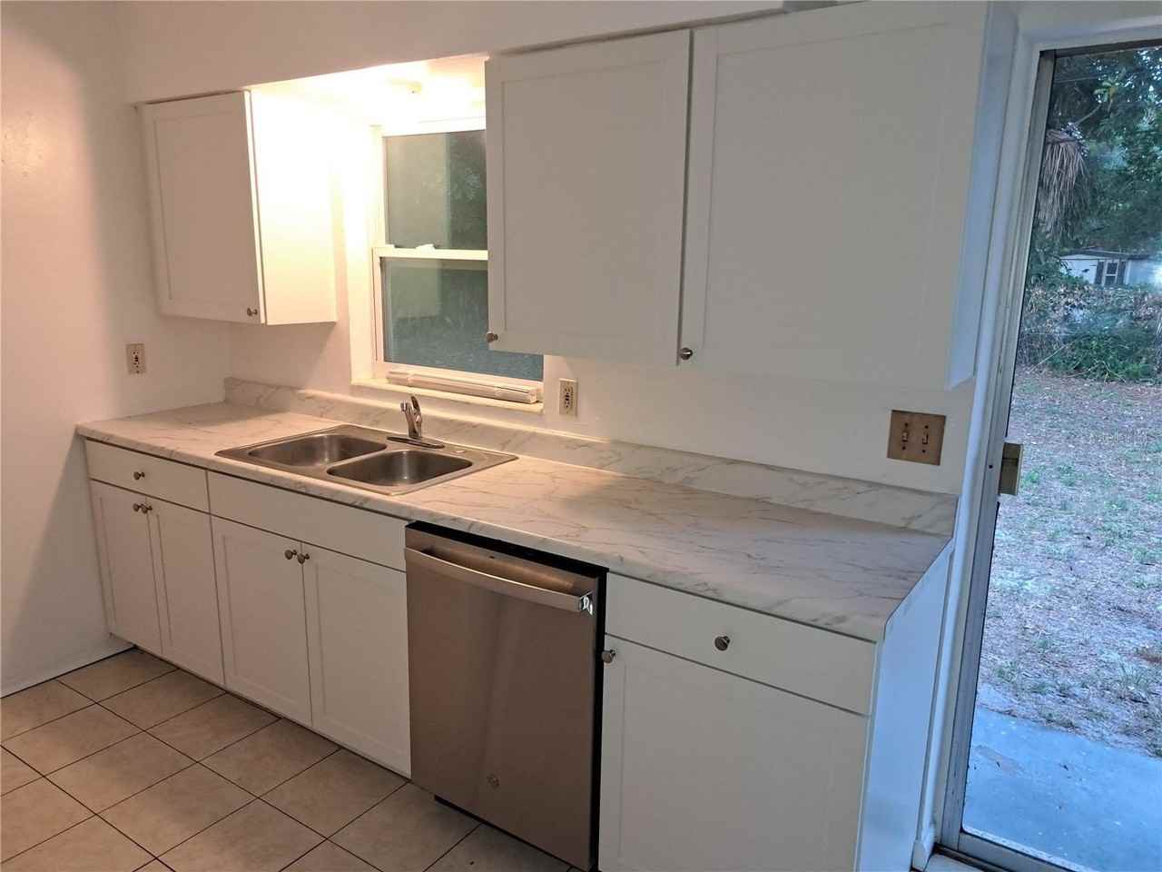 4150 Barracuda Dr Se - Photo 5 of 14