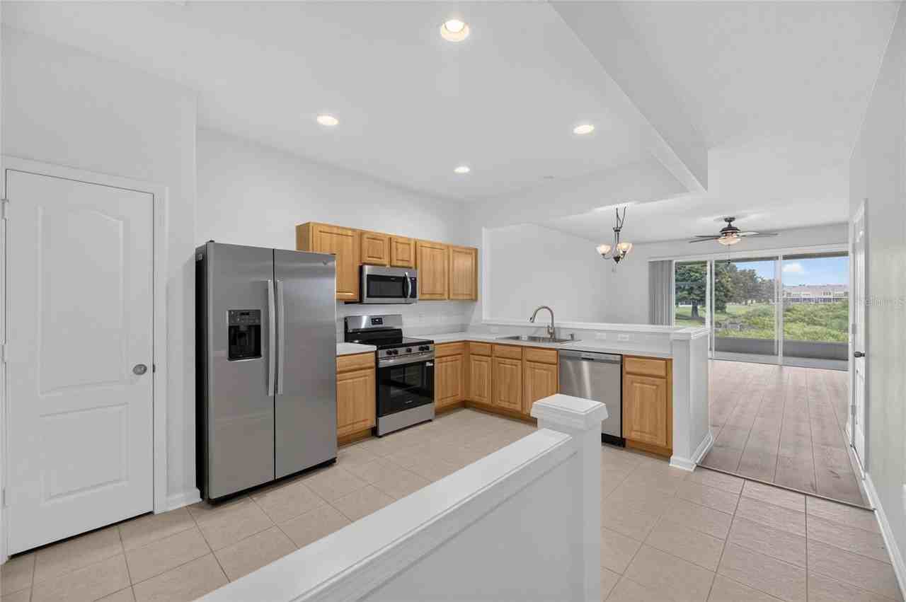 4979 Pond Ridge Dr - Photo 6 of 32