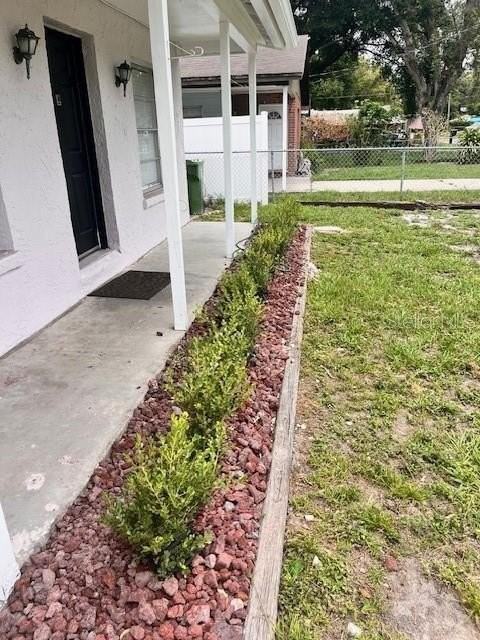 8518 N Lynn Ave - Photo 3 of 23