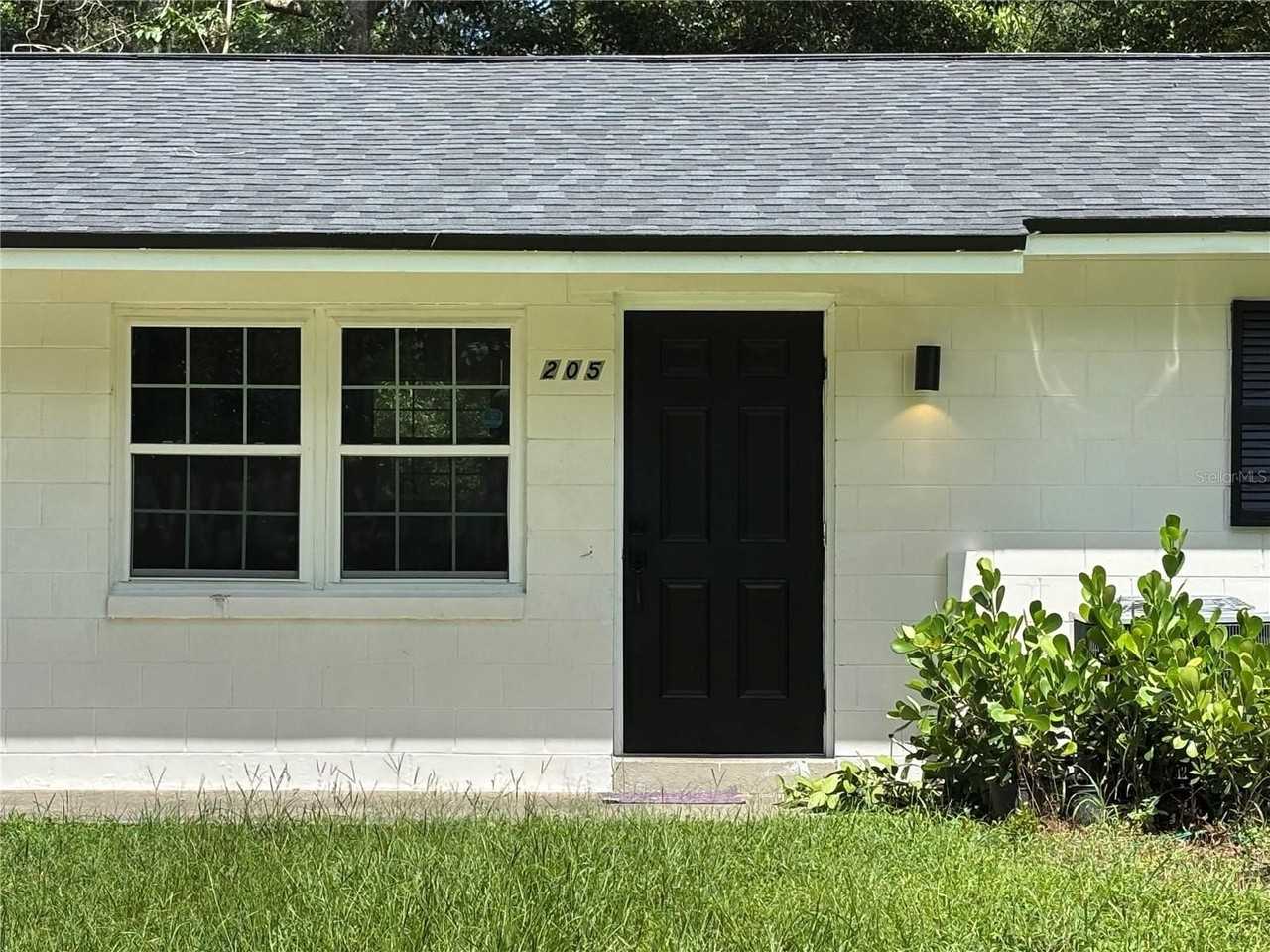 205 S Chandler Ave - Photo 3 of 16
