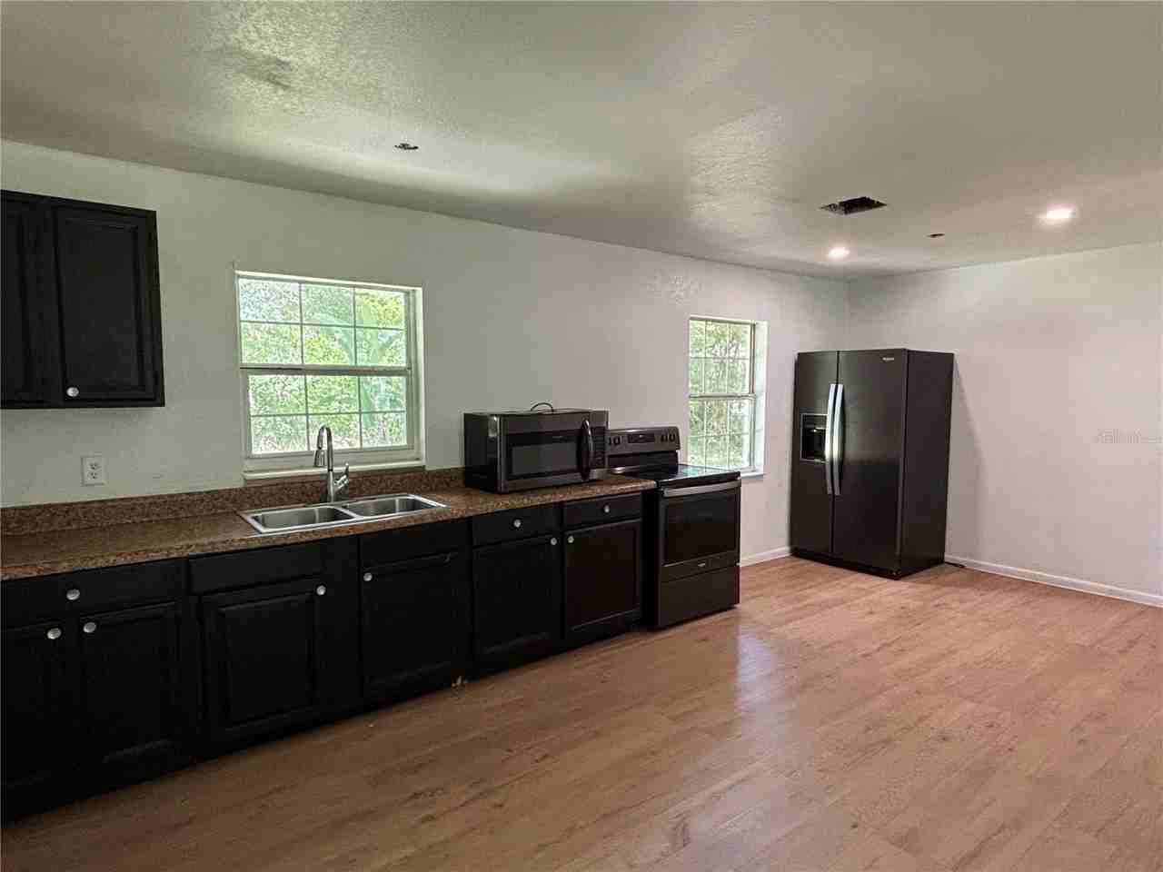 205 S Chandler Ave - Photo 6 of 16