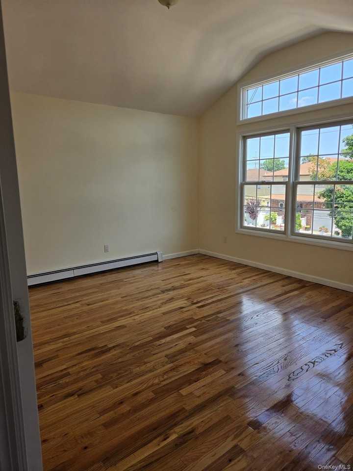 1319 Journal Ave #2 - Photo 3 of 10