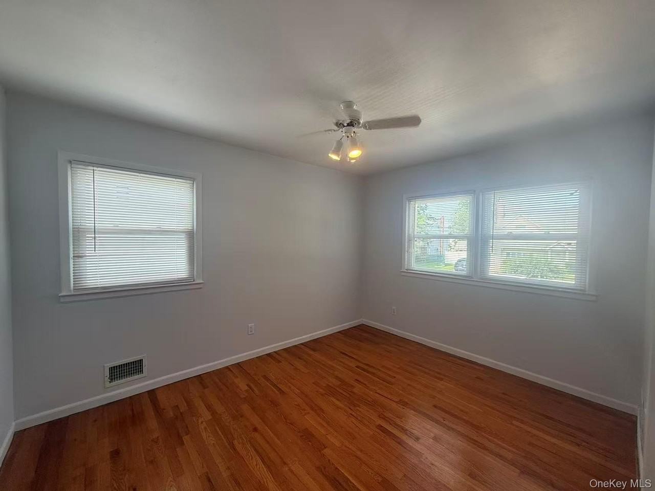 56 Convent Rd - Photo 6 of 14