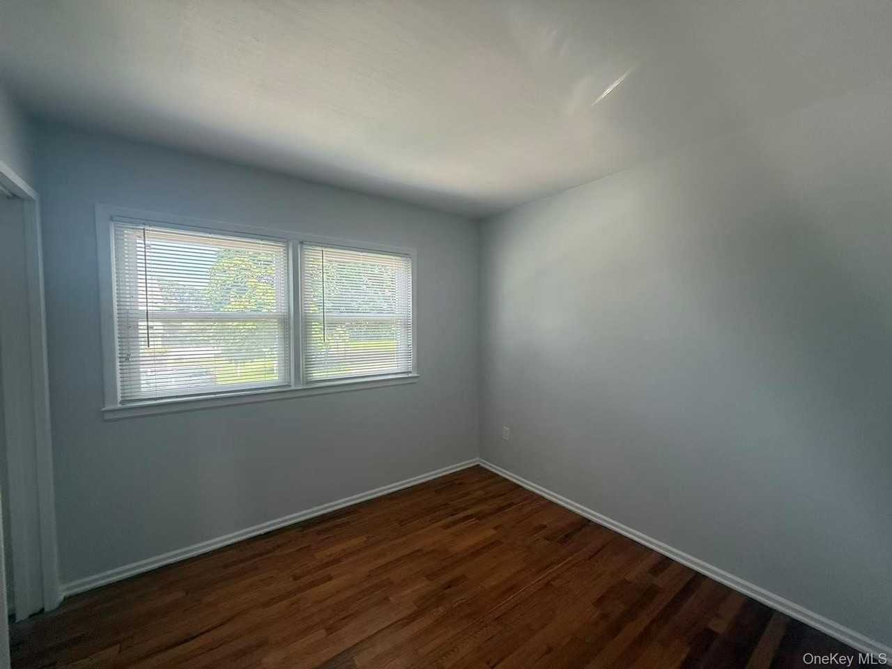 56 Convent Rd - Photo 7 of 14