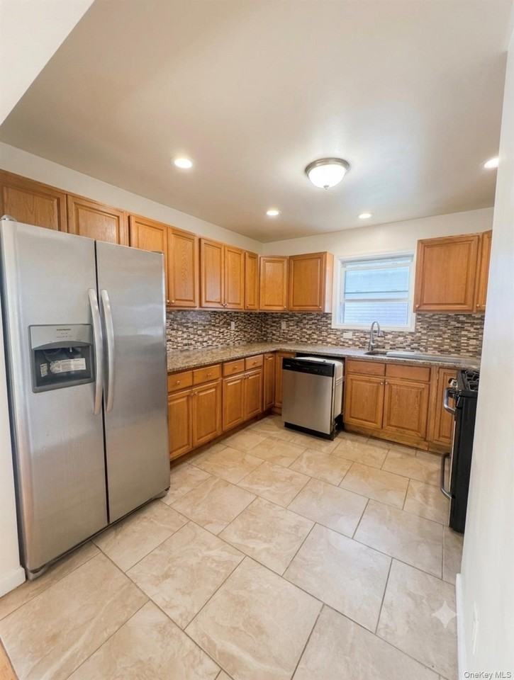 923 Euclid Ave - Photo 2 of 8