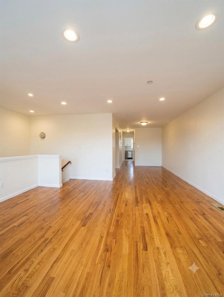 923 Euclid Ave - Photo 3 of 8