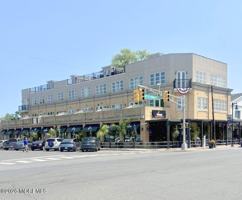 featured image of 1000 Main St #5