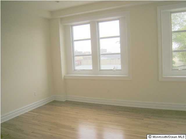 1000 Main St #5 - Photo 6 of 11
