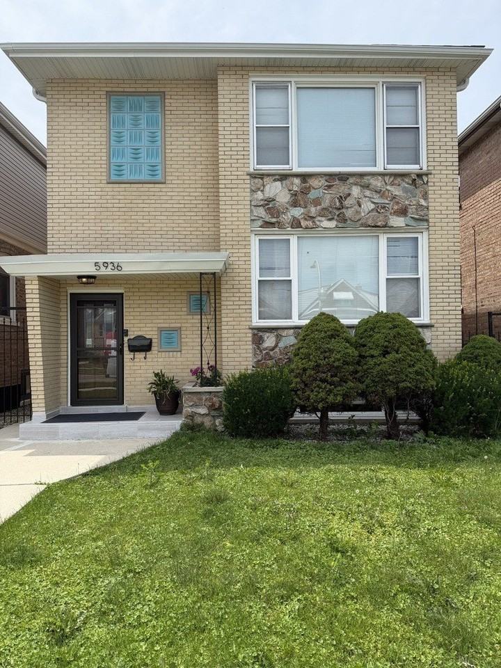 5936 S Kolin Ave #G