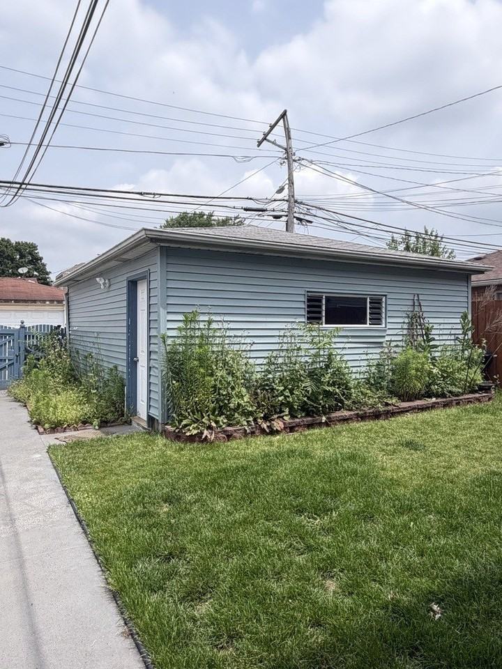 7732 W Addison St #G - Photo 4 of 23