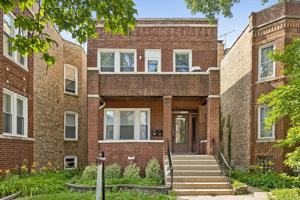 featured image of 5147 W Cullom Ave #1
