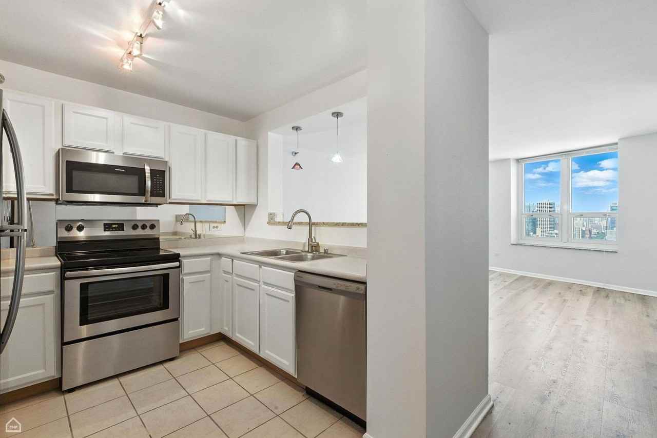 345 N La Salle Dr #2602 - Photo 6 of 21