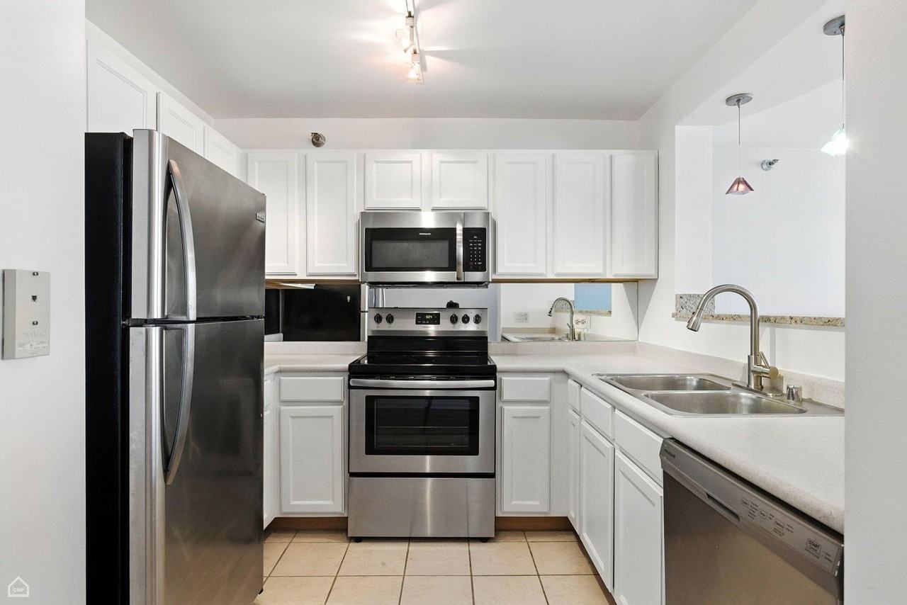 345 N La Salle Dr #2602 - Photo 7 of 21