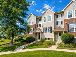 featured image of 120 Lakeshore Dr #120