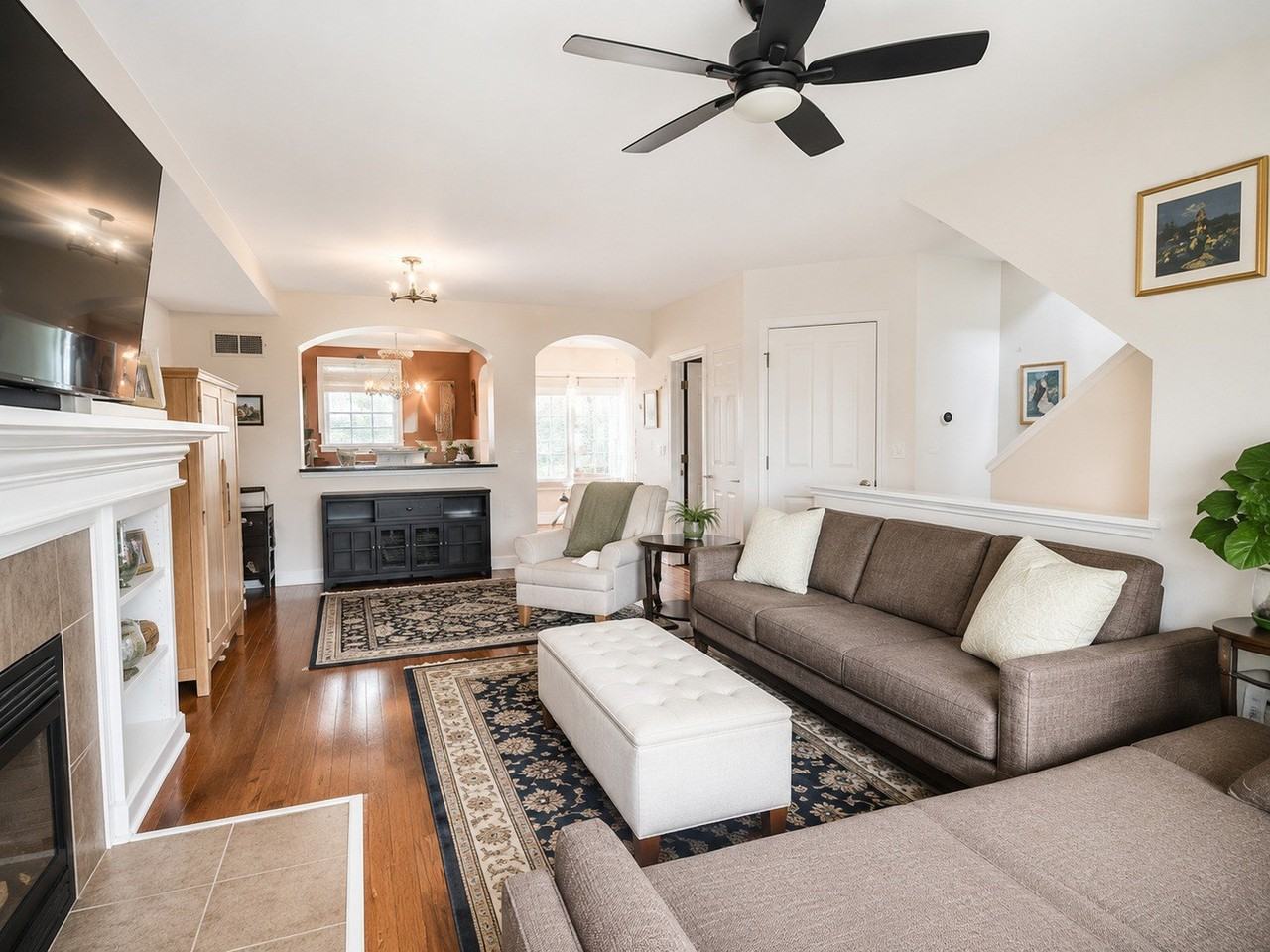 120 Lakeshore Dr #120 - Photo 4 of 36