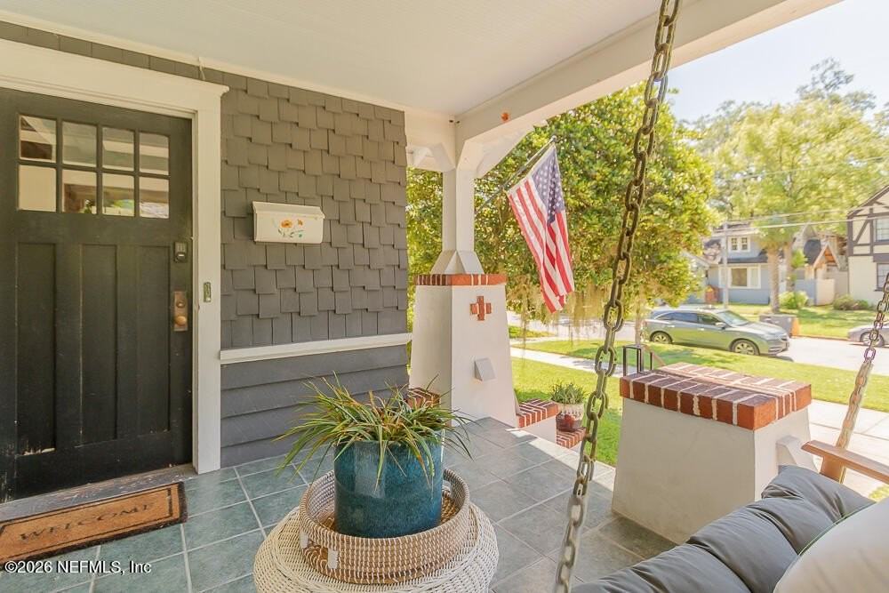 2751 Herschel St - Photo 2 of 31