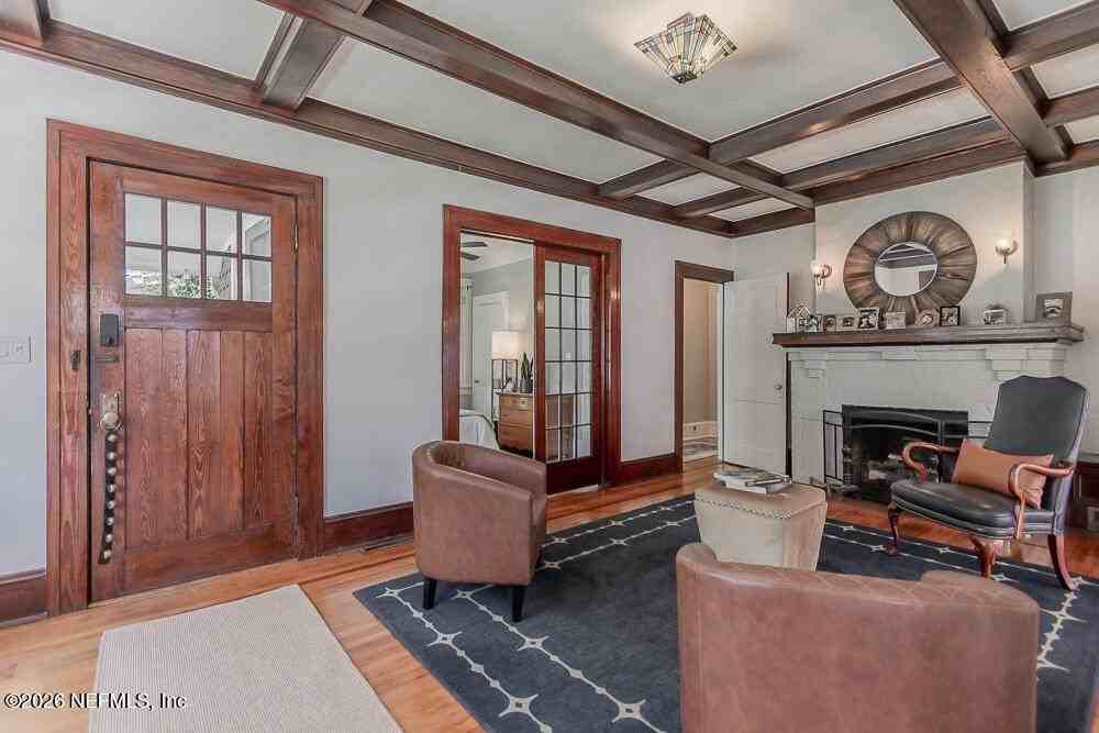 2751 Herschel St - Photo 4 of 31