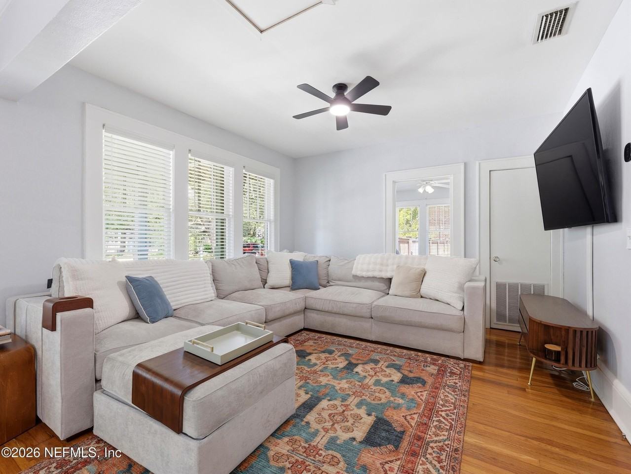 1222 Ingleside Ave - Photo 2 of 36