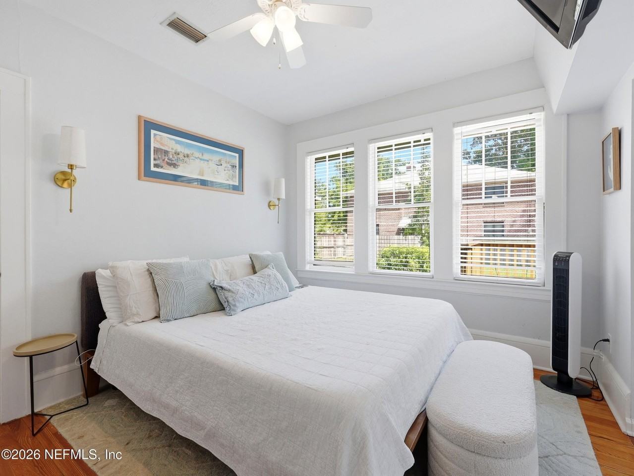 1222 Ingleside Ave - Photo 4 of 36