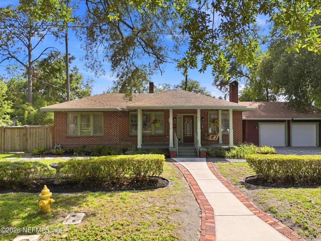 1222 Ingleside Ave - Photo 6 of 36