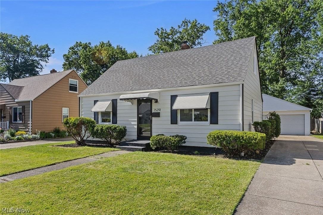 25291 Richards Ave - Photo 3 of 32