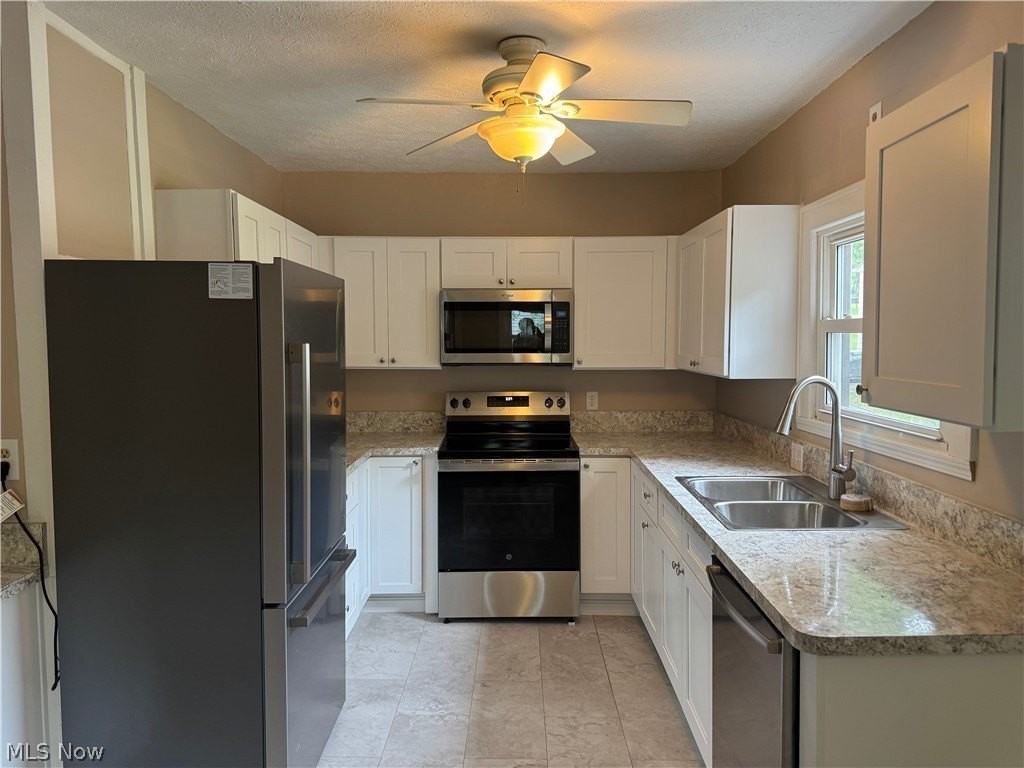 6917 Daisy Ave - Photo 4 of 21