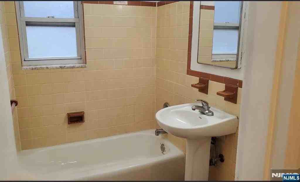 62 Regency Park - Photo 5 of 8