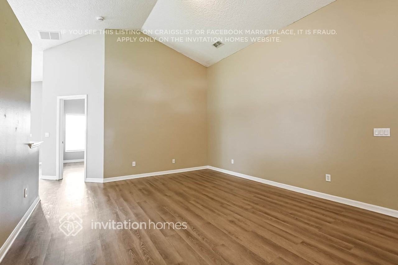 2126 Darlin Cir - Photo 3 of 17