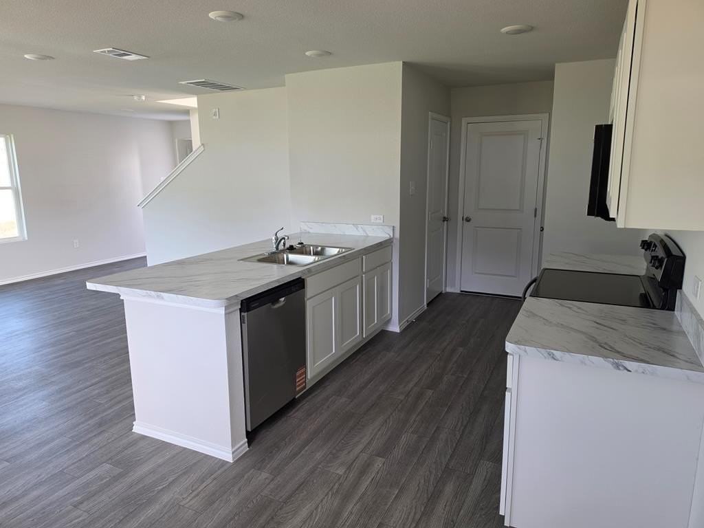 220 Stoney Rdg - Photo 4 of 11