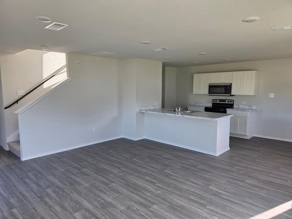 228 Stoney Rdg - Photo 3 of 11