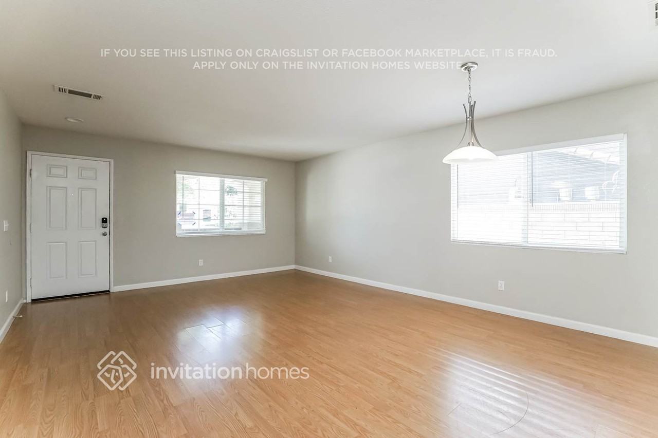 1529 Granville Way - Photo 4 of 18