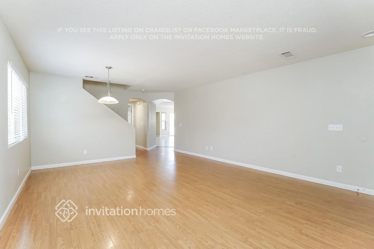 1529 Granville Way - Photo 5 of 18