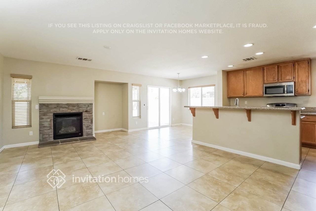 1529 Granville Way - Photo 6 of 18