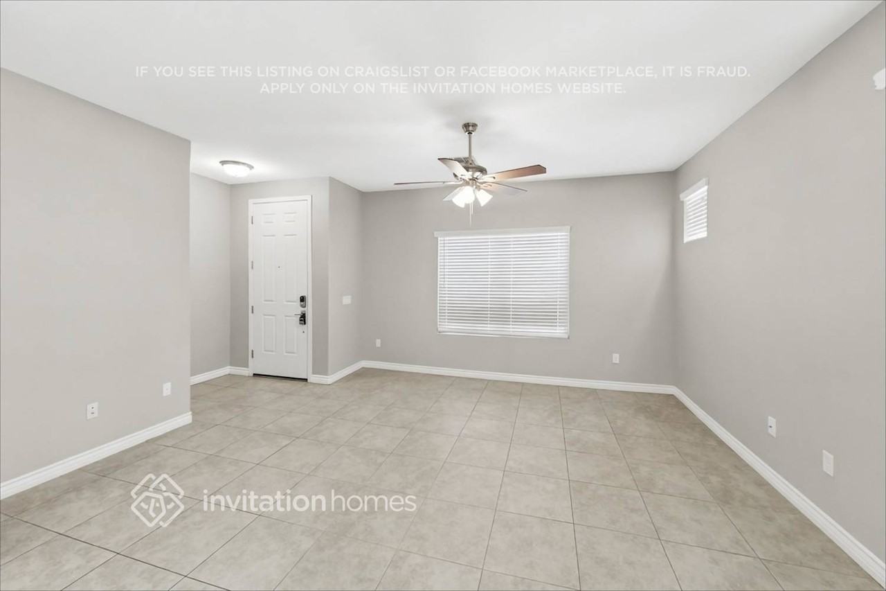327 S Travis - Photo 5 of 20