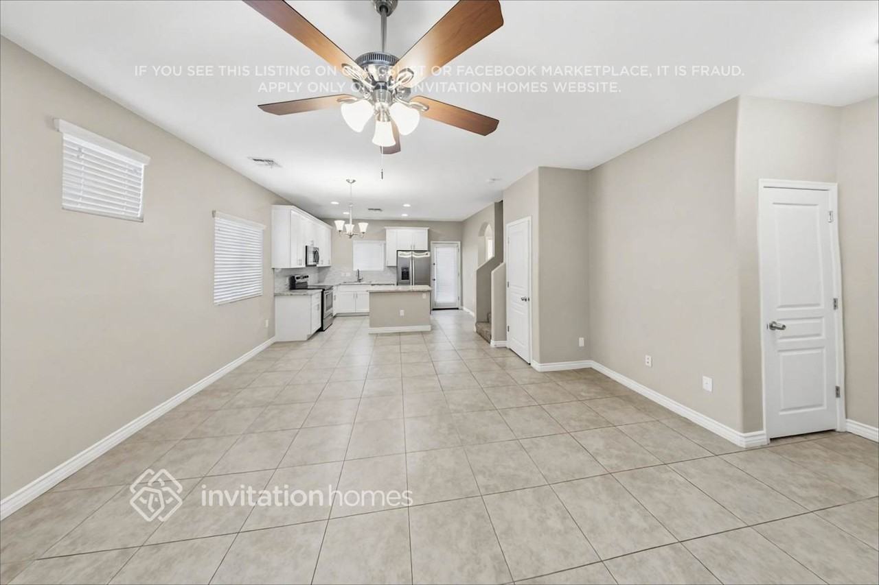 327 S Travis - Photo 6 of 20