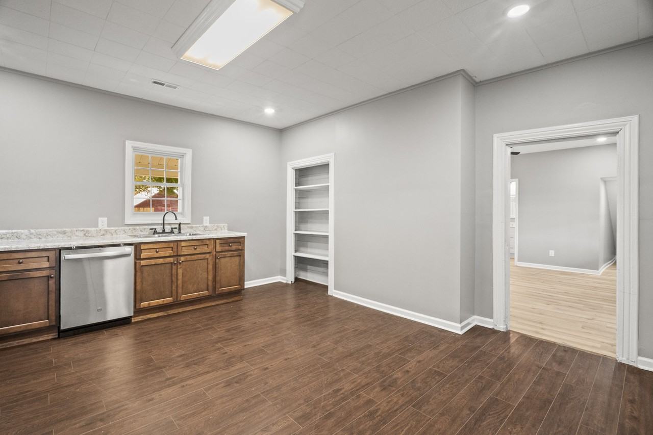 6081 Lakeview Rd #1 - Photo 3 of 39