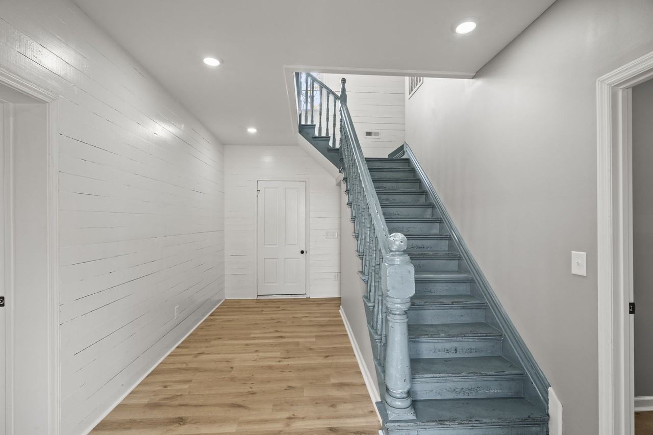 6081 Lakeview Rd #1 - Photo 6 of 39