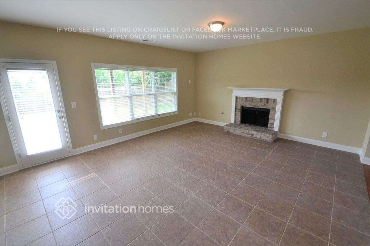 825 Kaitlyn Dr - Photo 2 of 11