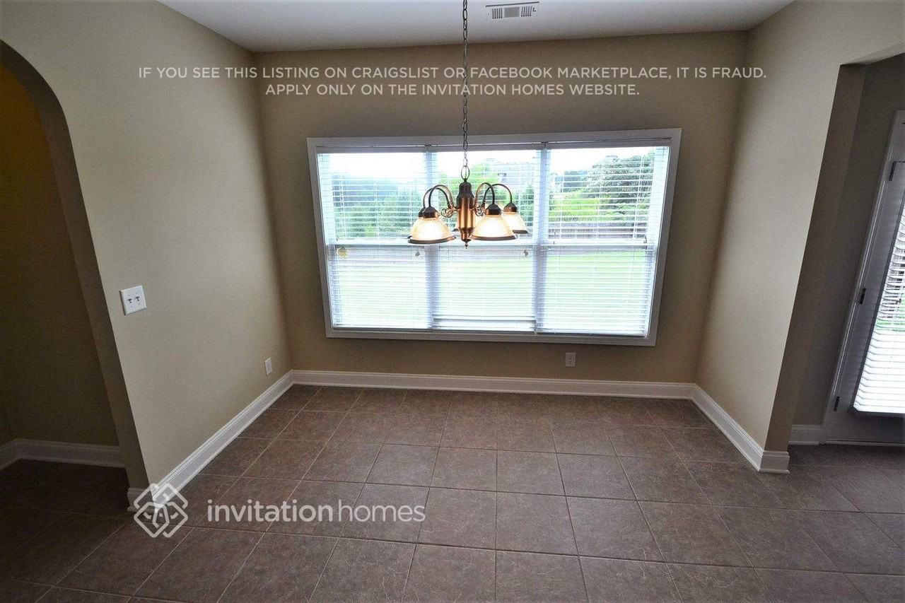 825 Kaitlyn Dr - Photo 4 of 11