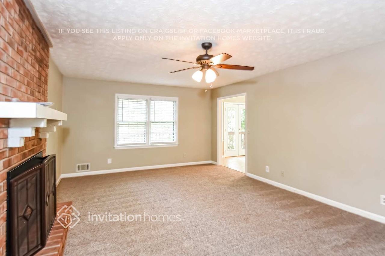 201 Hardman Way - Photo 6 of 19