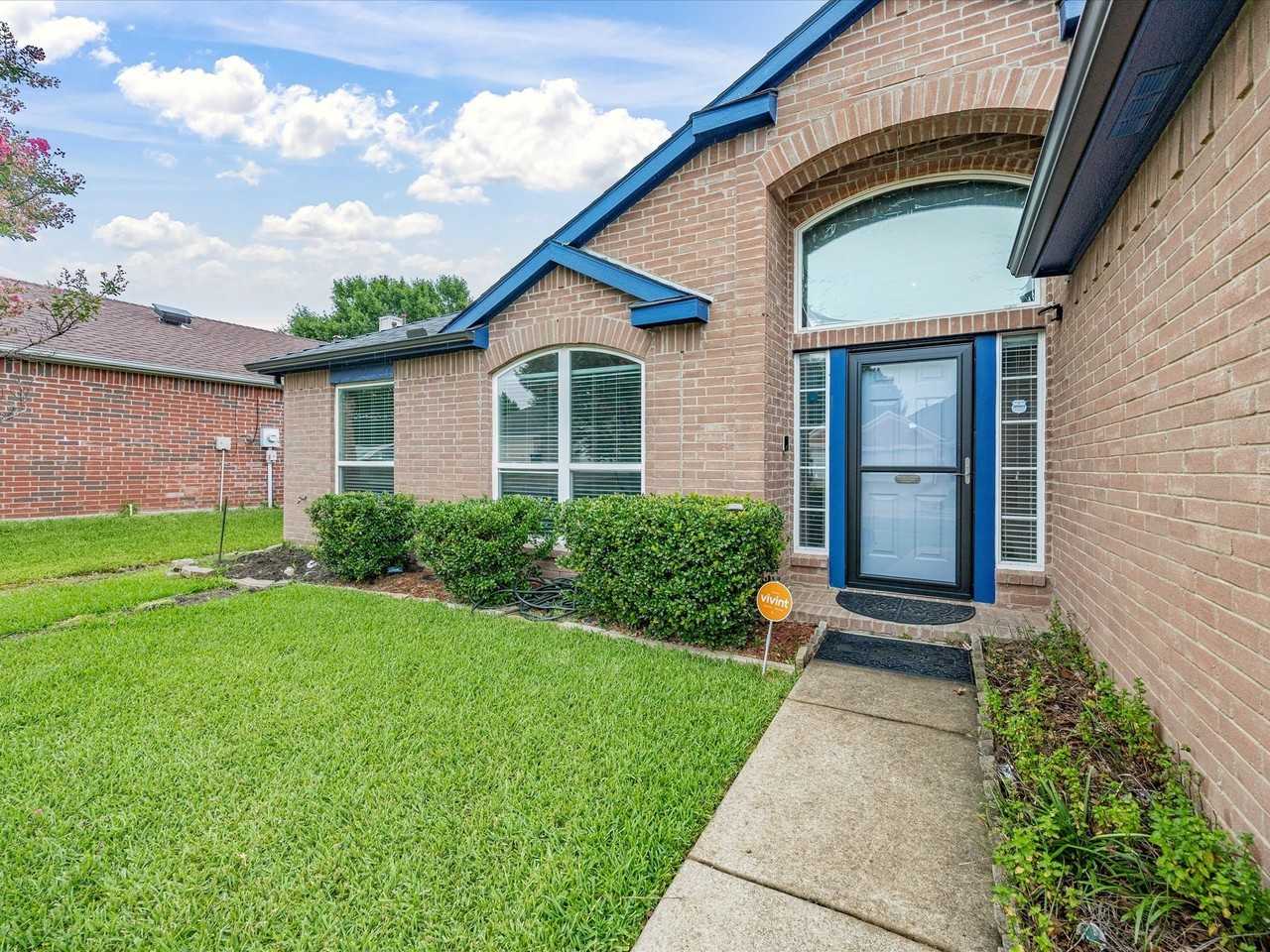 7609 Albany Ln - Photo 4 of 35