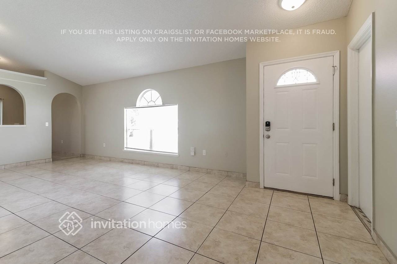 103 Broadarrow Pl - Photo 4 of 19