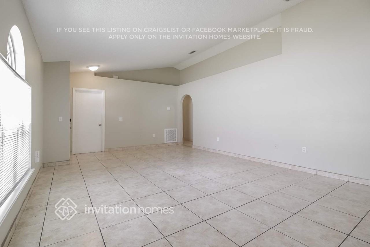 103 Broadarrow Pl - Photo 5 of 19