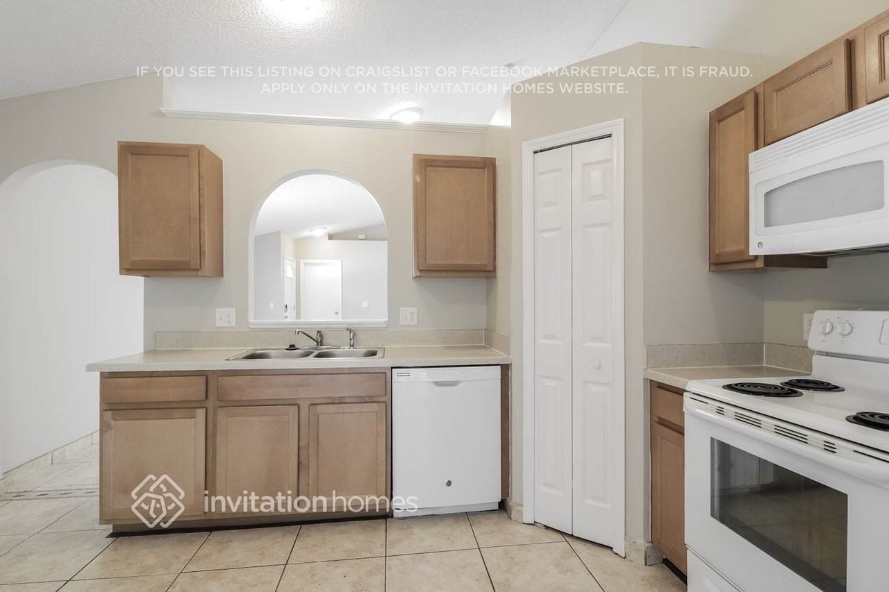103 Broadarrow Pl - Photo 7 of 19