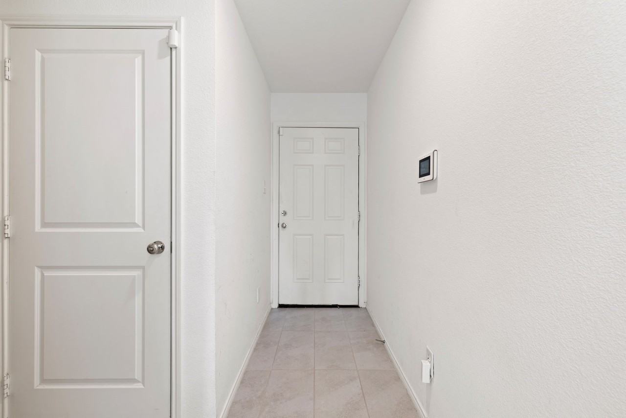 155 Plumcove Dr - Photo 5 of 24